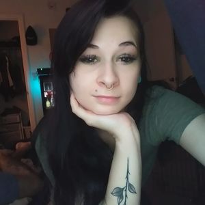 Meet your Posher, Emilee